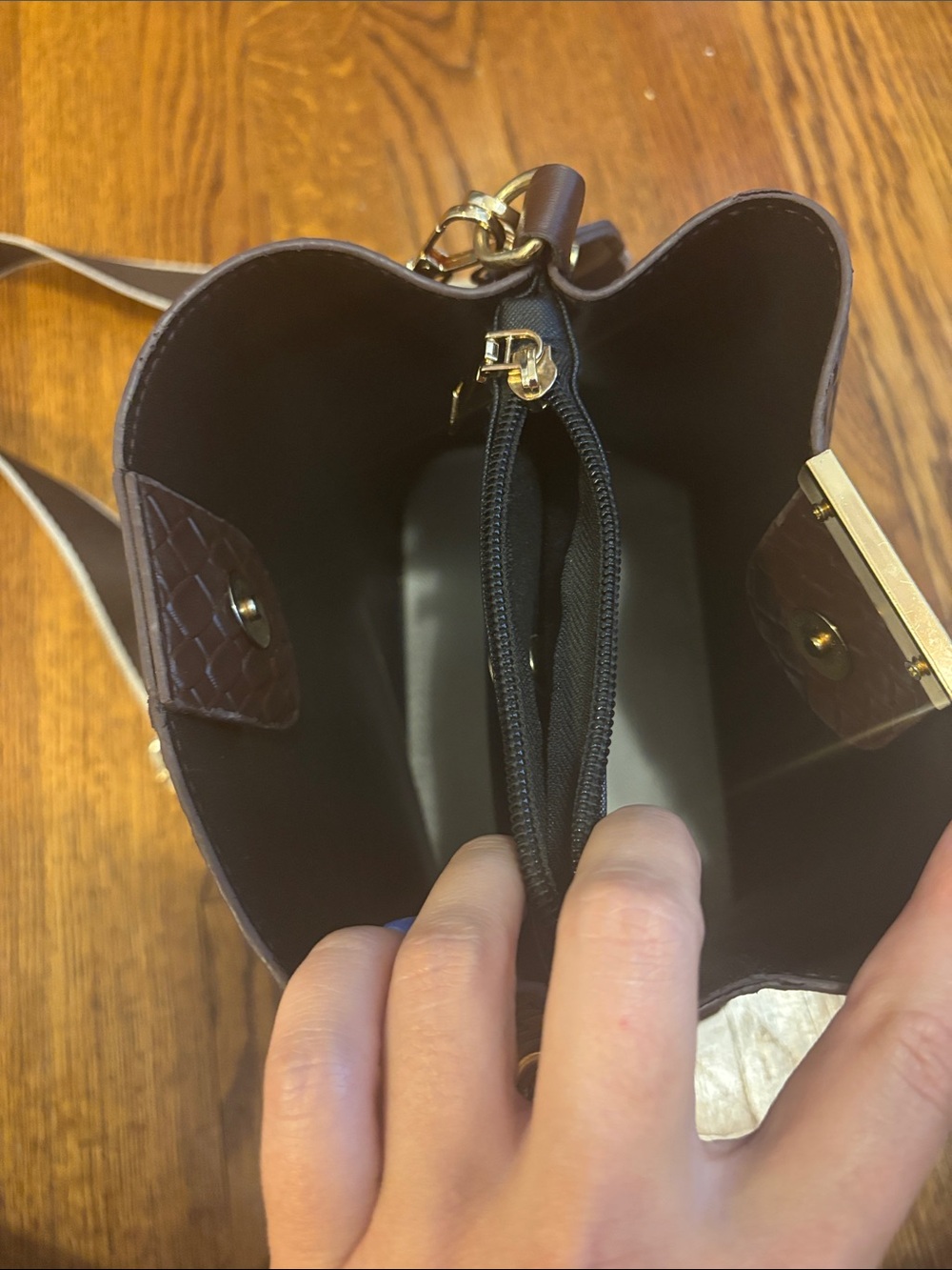 Woven Textured Brown Bucket Bag - Picture 7 of 11